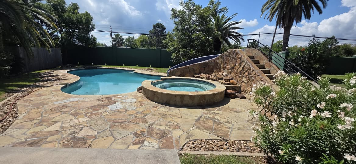 Clear Pro Pools LLC completed pool cleaning and repair work in Santa Fe and League City